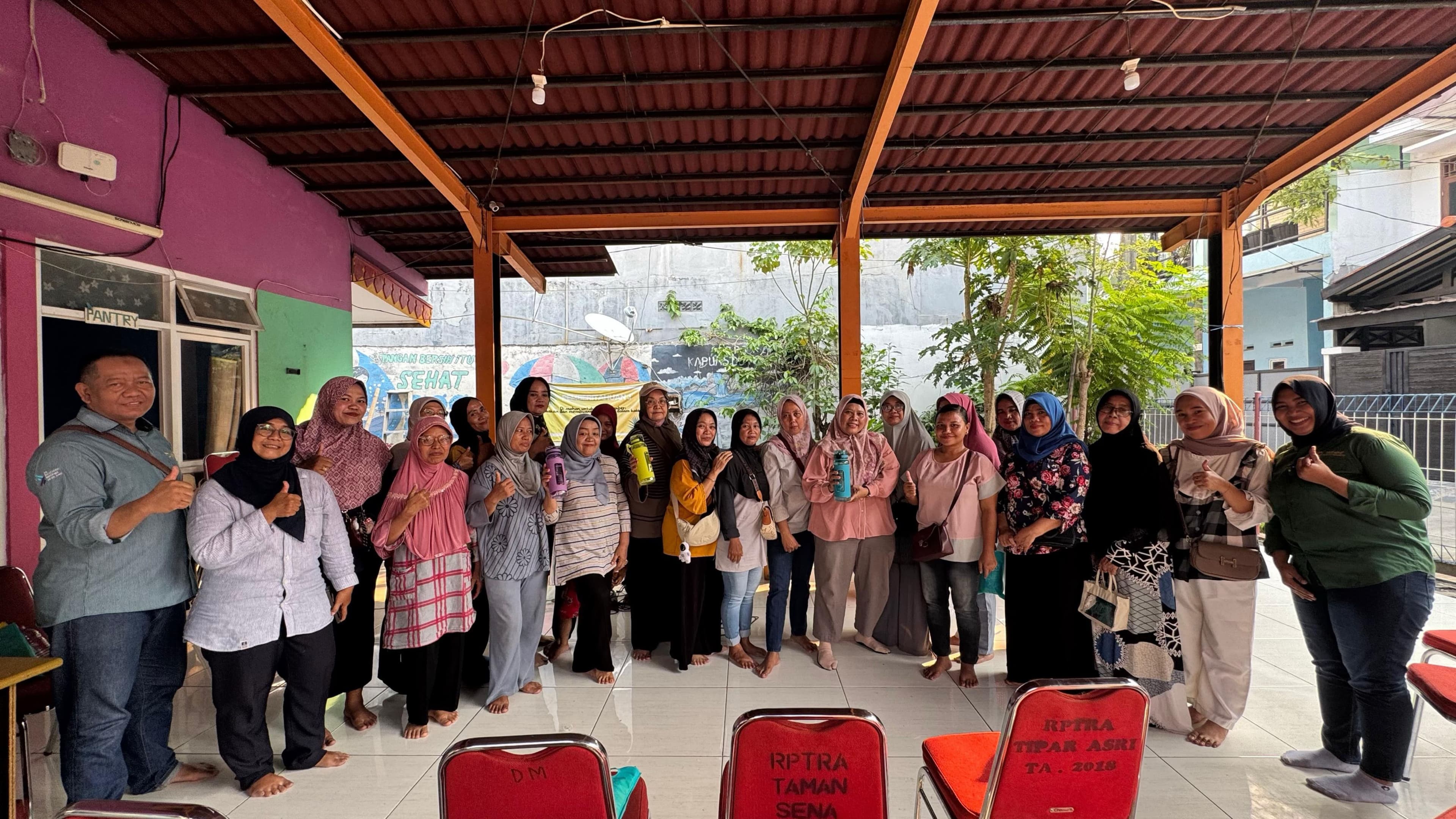 Libur Nasional: Tim Daichito Tetap Beri Edukasi Hidrogen di Taman Sena